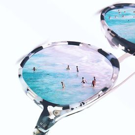 Centro Óptico Benicasim gafas con playa