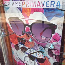 Centro Óptico Benicasim cartel de gafas